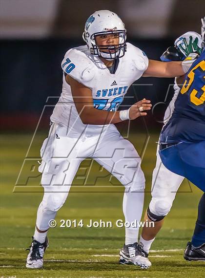 Thumbnail 2 in Sweeny vs. La Marque (UIL Region 3 4A Div 2 Area)  photogallery.
