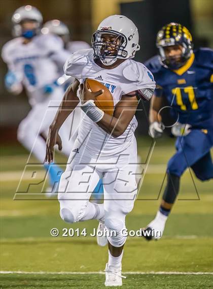 Thumbnail 3 in Sweeny vs. La Marque (UIL Region 3 4A Div 2 Area)  photogallery.
