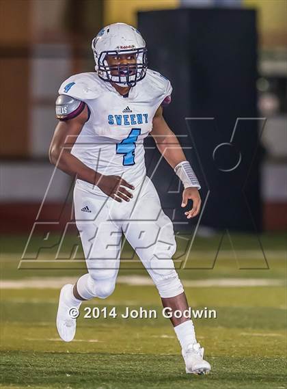 Thumbnail 3 in Sweeny vs. La Marque (UIL Region 3 4A Div 2 Area)  photogallery.