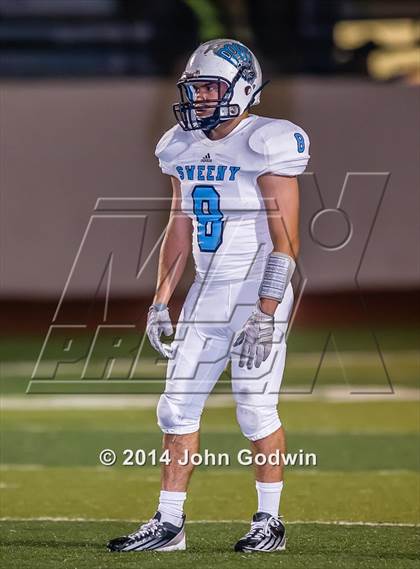 Thumbnail 1 in Sweeny vs. La Marque (UIL Region 3 4A Div 2 Area)  photogallery.