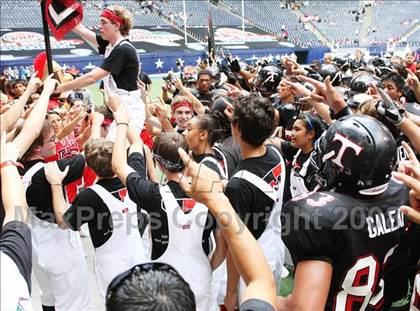 Thumbnail 2 in Curtis vs. Trinity (Kirk Herbstreit Varsity Football Series) photogallery.