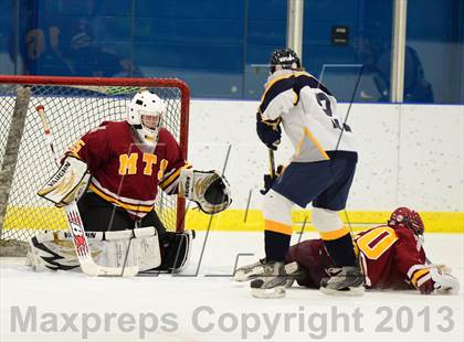 Thumbnail 2 in Sheehan @ Housatonic/Northwestern photogallery.