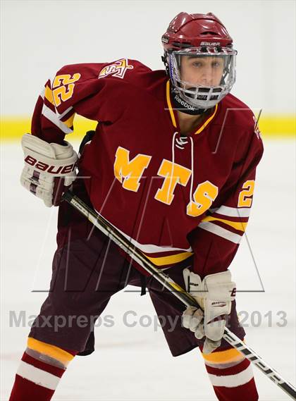 Thumbnail 1 in Sheehan @ Housatonic/Northwestern photogallery.