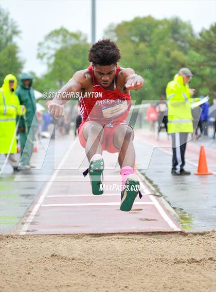 Thumbnail 3 in 50th Annual Loucks Games (Men's Triple Jump) photogallery.