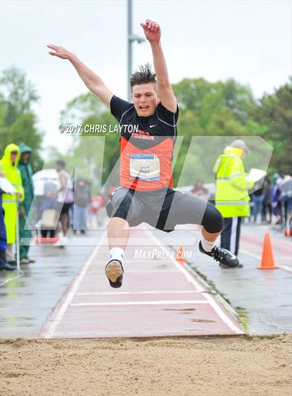 Thumbnail 2 in 50th Annual Loucks Games (Men's Triple Jump) photogallery.