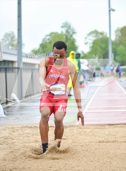 Thumbnail 1 in 50th Annual Loucks Games (Men's Triple Jump) photogallery.