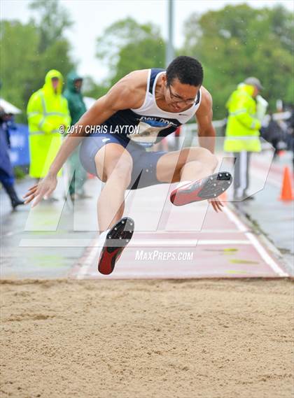 Thumbnail 3 in 50th Annual Loucks Games (Men's Triple Jump) photogallery.