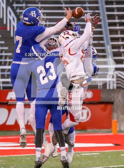Thumbnail 3 in East vs. Bingham (UHSAA 6A Final) photogallery.