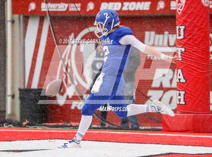 Thumbnail 3 in East vs. Bingham (UHSAA 6A Final) photogallery.
