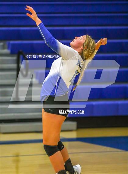 Thumbnail 1 in Rushville vs Greensburg photogallery.