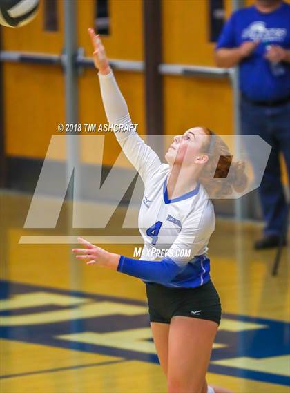 Thumbnail 2 in Rushville vs Greensburg photogallery.