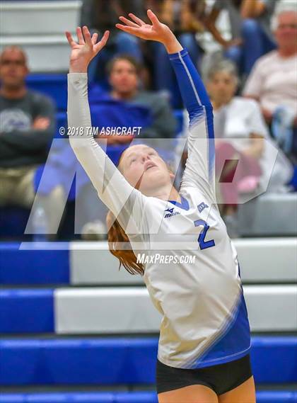 Thumbnail 2 in Rushville vs Greensburg photogallery.