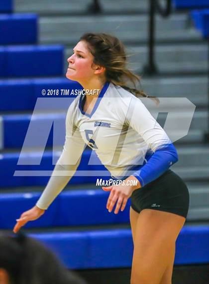 Thumbnail 2 in Rushville vs Greensburg photogallery.