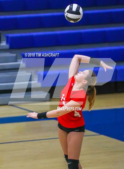 Thumbnail 2 in Rushville vs Greensburg photogallery.