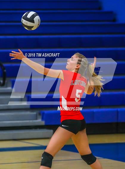 Thumbnail 3 in Rushville vs Greensburg photogallery.
