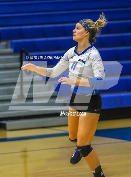 Thumbnail 2 in Rushville vs Greensburg photogallery.