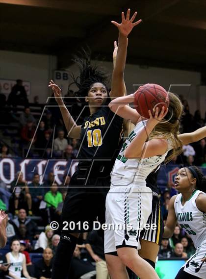 Thumbnail 2 in Miramonte vs. Bishop O'Dowd (CIF NCS D3 Final) photogallery.