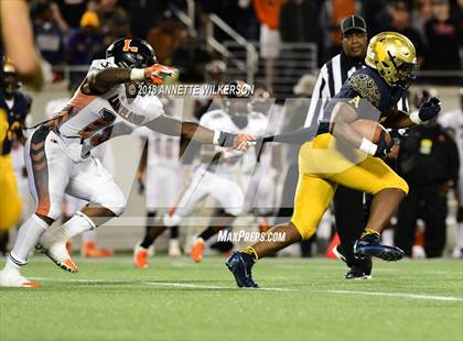 Thumbnail 2 in Lakeland vs. St. Thomas Aquinas (FHSAA 7A State Championship) photogallery.
