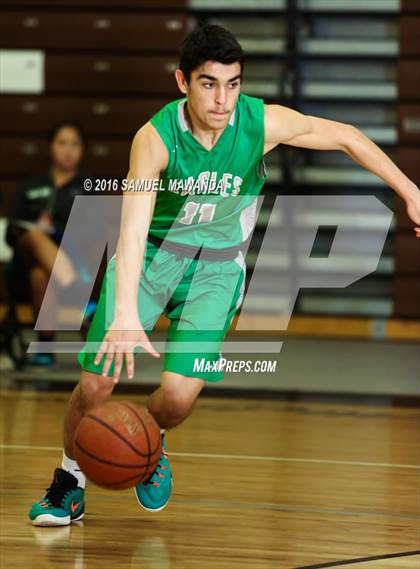 Thumbnail 2 in La Canada vs Eagle Rock (Sierra Canyon Invitational) photogallery.