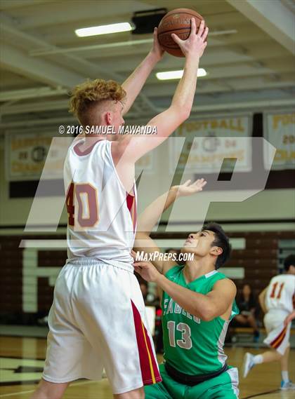 Thumbnail 2 in La Canada vs Eagle Rock (Sierra Canyon Invitational) photogallery.