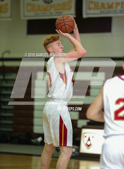 Thumbnail 2 in La Canada vs Eagle Rock (Sierra Canyon Invitational) photogallery.
