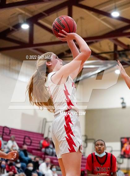 Thumbnail 3 in Lodi vs. Lincoln photogallery.
