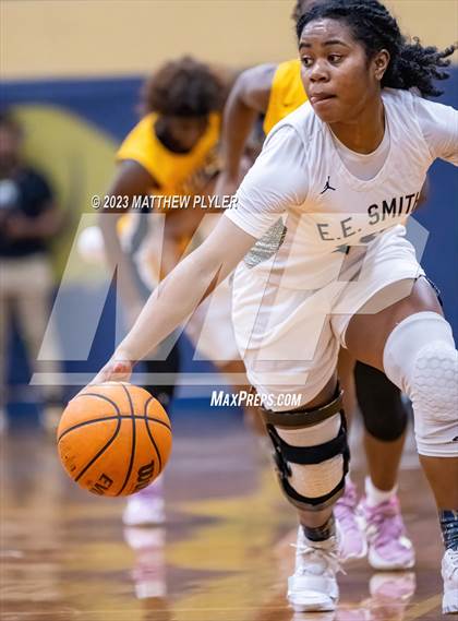 Thumbnail 2 in Cape Fear vs E.E. Smith (NCHSAA 3A Fourth Round) photogallery.