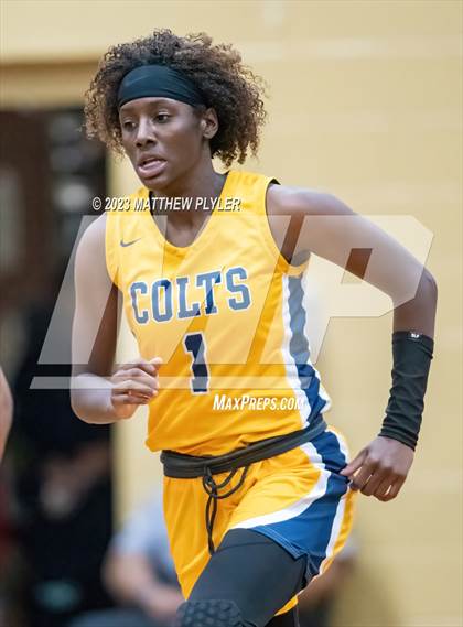 Thumbnail 2 in Cape Fear vs E.E. Smith (NCHSAA 3A Fourth Round) photogallery.