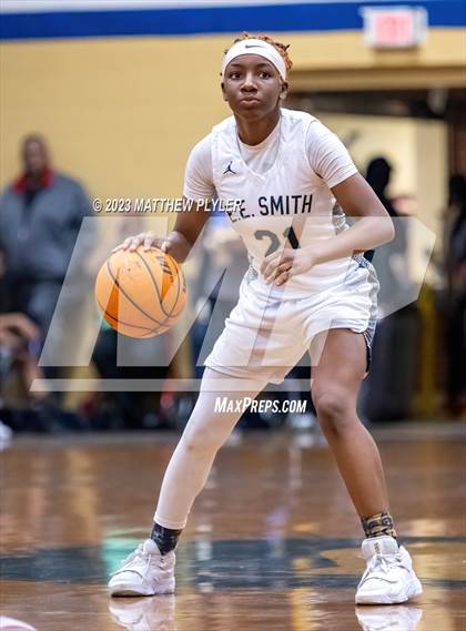 Thumbnail 3 in Cape Fear vs E.E. Smith (NCHSAA 3A Fourth Round) photogallery.