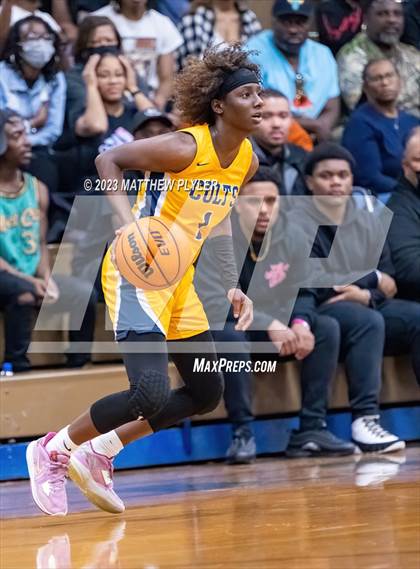 Thumbnail 2 in Cape Fear vs E.E. Smith (NCHSAA 3A Fourth Round) photogallery.