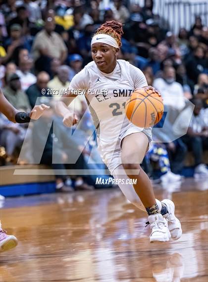 Thumbnail 2 in Cape Fear vs E.E. Smith (NCHSAA 3A Fourth Round) photogallery.