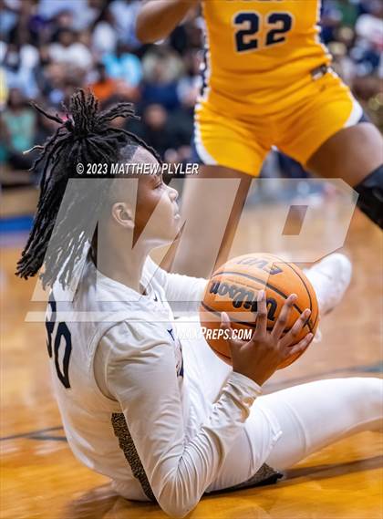 Thumbnail 2 in Cape Fear vs E.E. Smith (NCHSAA 3A Fourth Round) photogallery.