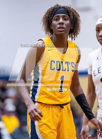 Thumbnail 1 in Cape Fear vs E.E. Smith (NCHSAA 3A Fourth Round) photogallery.