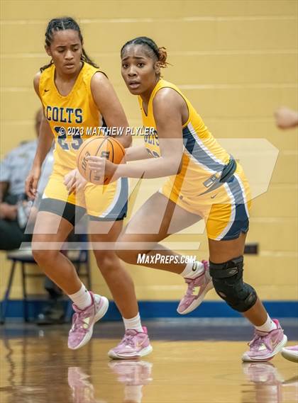 Thumbnail 2 in Cape Fear vs E.E. Smith (NCHSAA 3A Fourth Round) photogallery.