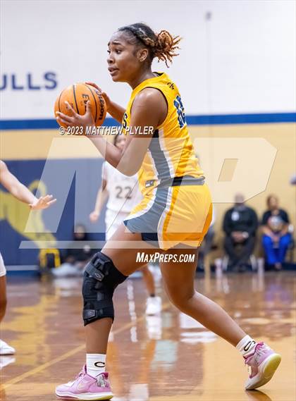 Thumbnail 1 in Cape Fear vs E.E. Smith (NCHSAA 3A Fourth Round) photogallery.