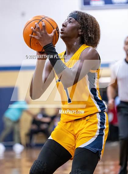 Thumbnail 1 in Cape Fear vs E.E. Smith (NCHSAA 3A Fourth Round) photogallery.