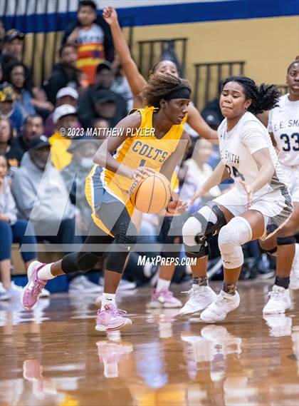 Thumbnail 2 in Cape Fear vs E.E. Smith (NCHSAA 3A Fourth Round) photogallery.