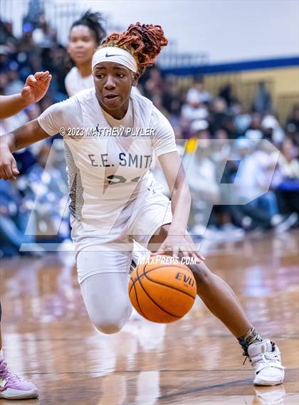 Thumbnail 3 in Cape Fear vs E.E. Smith (NCHSAA 3A Fourth Round) photogallery.