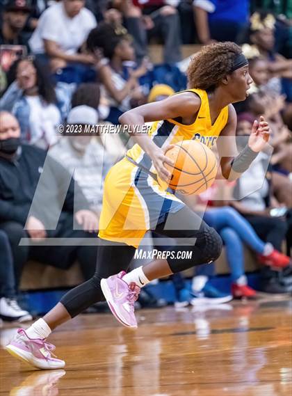 Thumbnail 3 in Cape Fear vs E.E. Smith (NCHSAA 3A Fourth Round) photogallery.