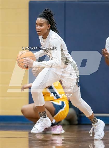Thumbnail 3 in Cape Fear vs E.E. Smith (NCHSAA 3A Fourth Round) photogallery.
