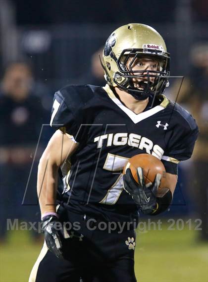 Thumbnail 1 in Windsor vs. Hand (CIAC Class L Final) photogallery.