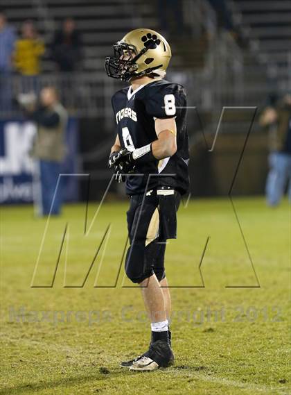 Thumbnail 3 in Windsor vs. Hand (CIAC Class L Final) photogallery.