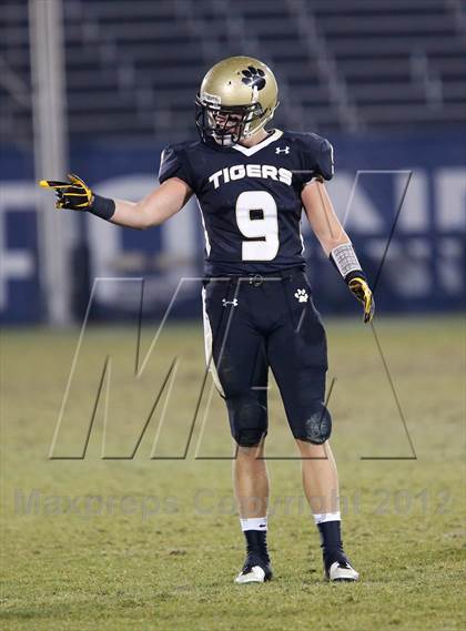 Thumbnail 1 in Windsor vs. Hand (CIAC Class L Final) photogallery.