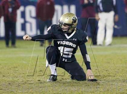Thumbnail 2 in Windsor vs. Hand (CIAC Class L Final) photogallery.
