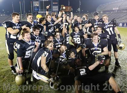 Thumbnail 1 in Windsor vs. Hand (CIAC Class L Final) photogallery.
