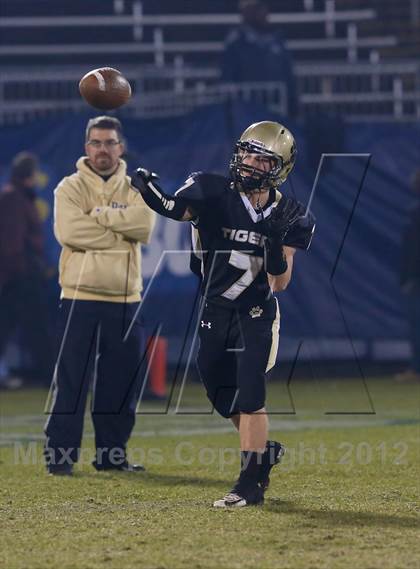 Thumbnail 2 in Windsor vs. Hand (CIAC Class L Final) photogallery.