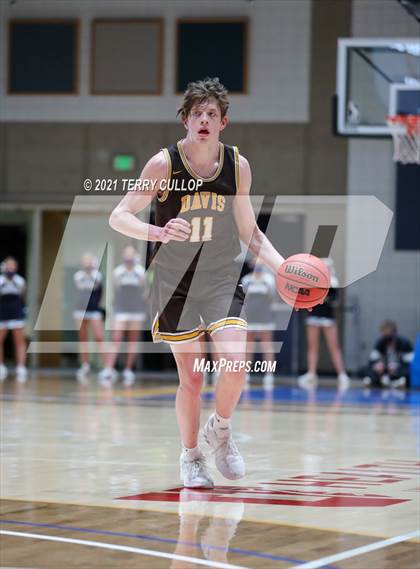 Thumbnail 2 in Davis vs. Corner Canyon (UHSAA 6A Semifinal) photogallery.