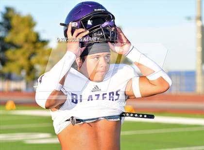 Thumbnail 2 in Durango @ Sierra Vista (4A State Football Playoffs) photogallery.
