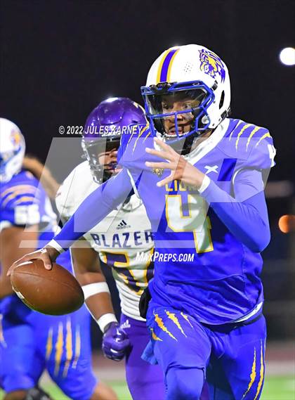 Thumbnail 2 in Durango @ Sierra Vista (4A State Football Playoffs) photogallery.