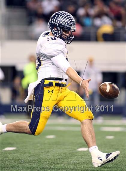 Thumbnail 2 in Highland Park vs. Poteet (4A Division 2 Regional Playoffs) photogallery.